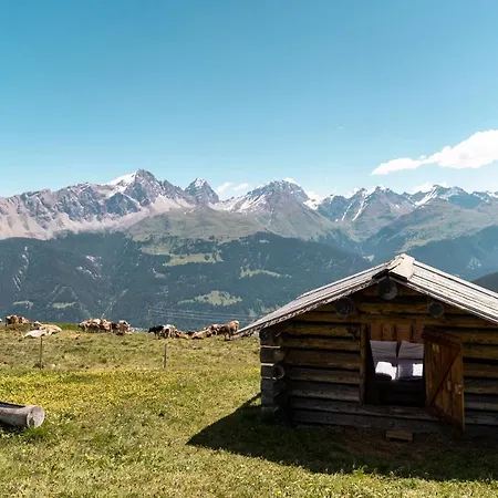 Tgamon Somtgant Mit Glasdach Pensión 3*