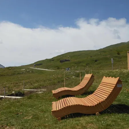 Tgamon Somtgant Mit Glasdach Malmigiuer