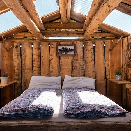 Tgamon Somtgant Mit Glasdach 招待所